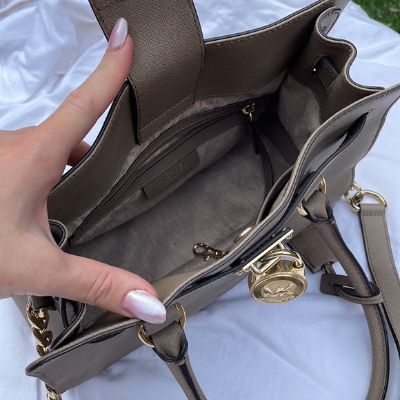 Michael Kors bag with strap - Picture 2 of 3